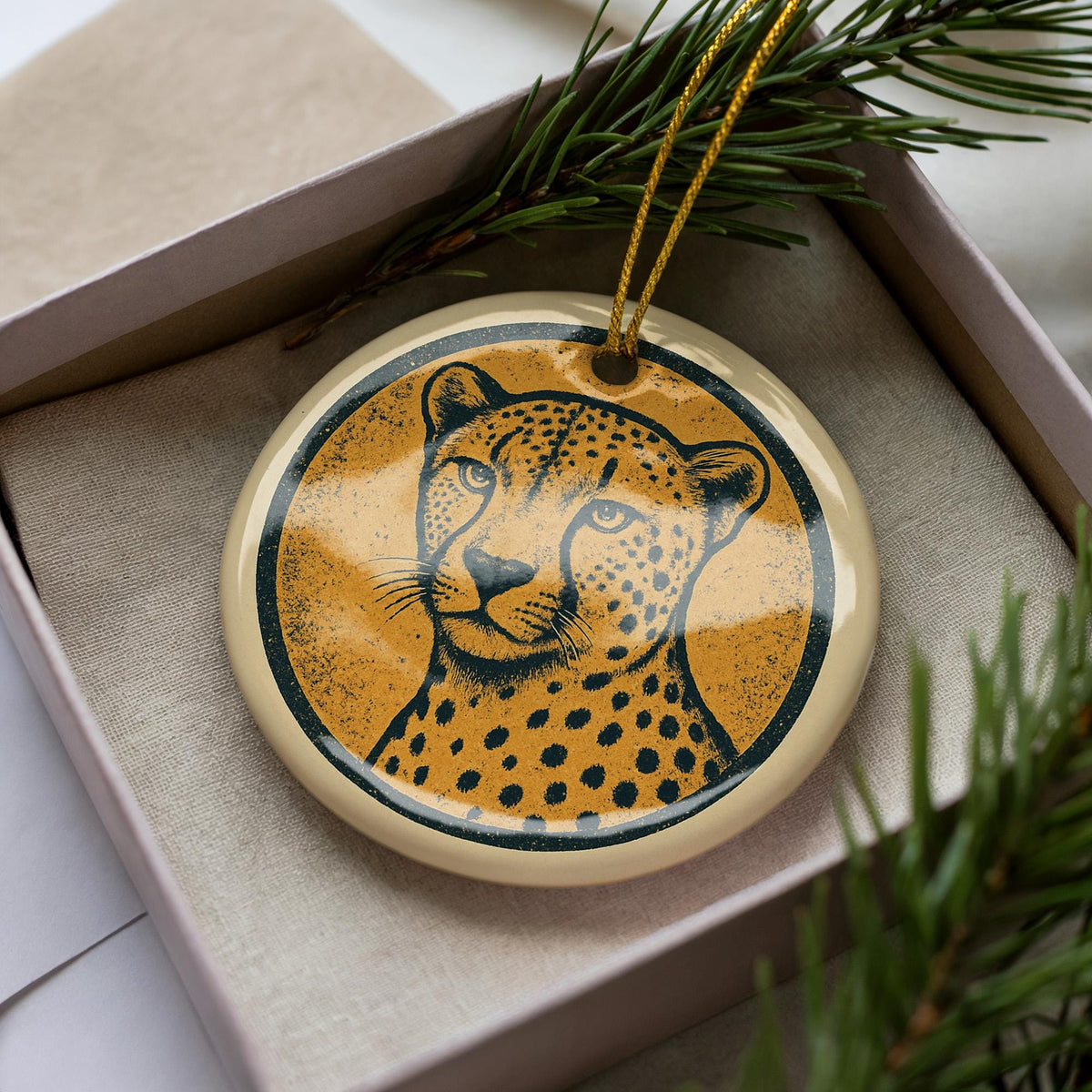Cheetah Ceramic Ornament – Round Animal Print Wall Art, Safari Wildlife Decor, Handcrafted Circle Stamp Design Gift — photo 1